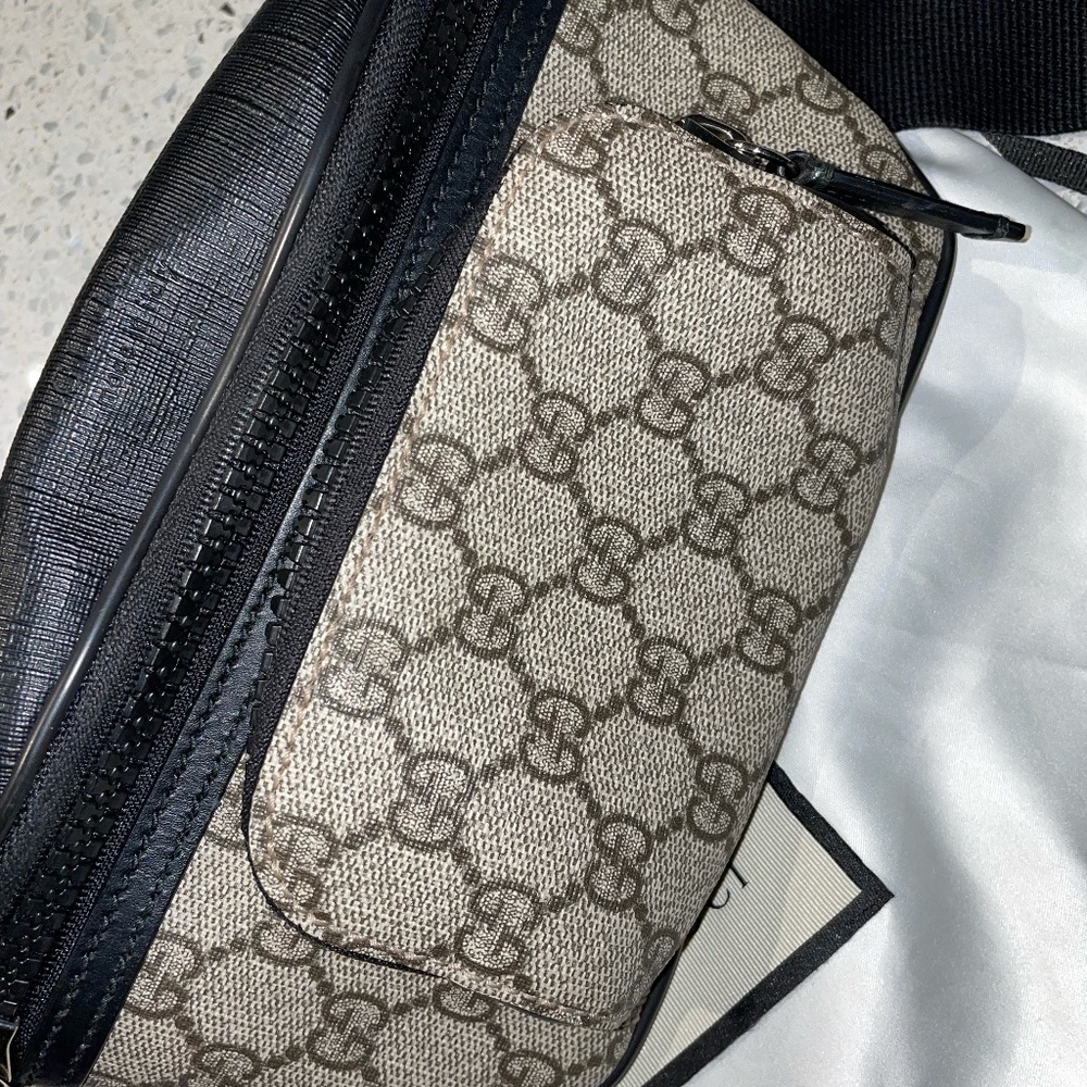 AUTHENTIC GUCCI FANNY PACK
